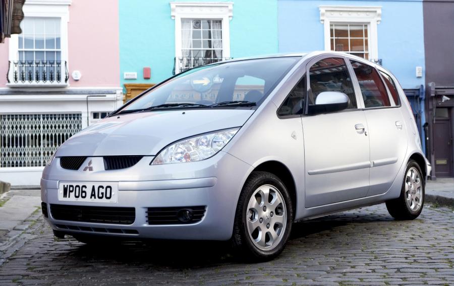  Mitsubishi Colt 5-Door 2004 года  (UK) (фото 9 из 33)